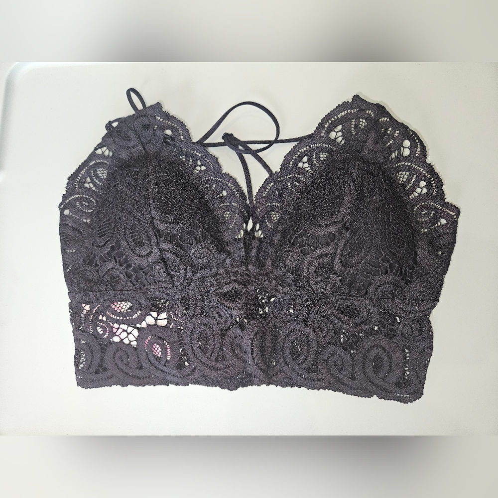 PINK Victoria Secret Black Lace Bralette in Medium New with Tags!!